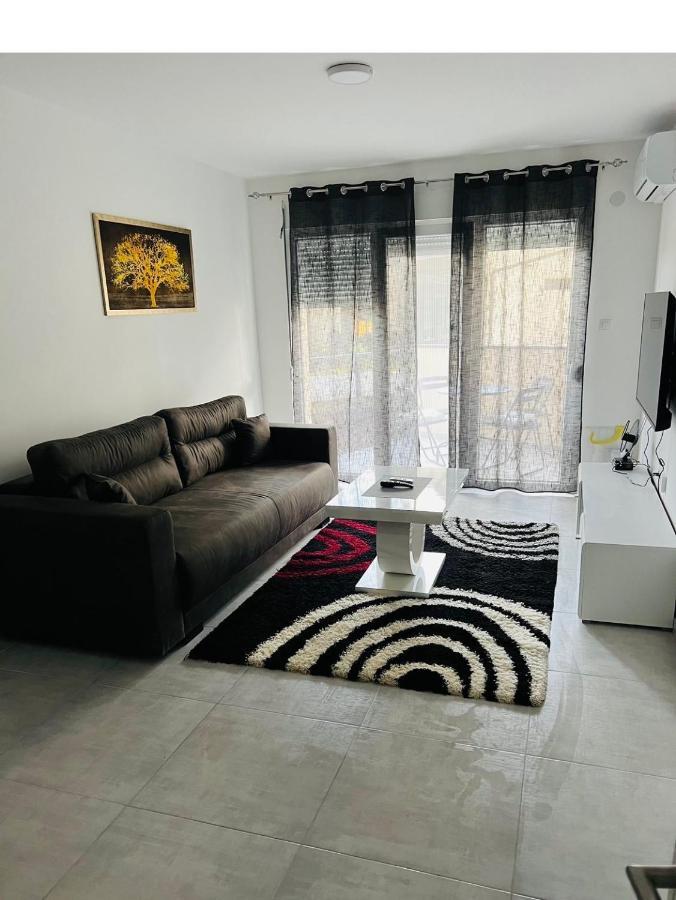 Apartmani K&V Veliko Gradište Eksteriør bilde